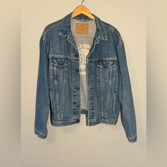 Vintage Levi’s Hard Rock Cafe London Denim Jean Jacket | Large Women’s - Picture 2 of 7